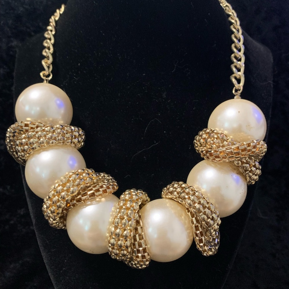 A Bold Statement Pearl & Gold Necklace